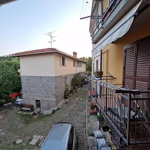 Lovely One-bedroom Attic In An Ancient Village , Bologna Italia