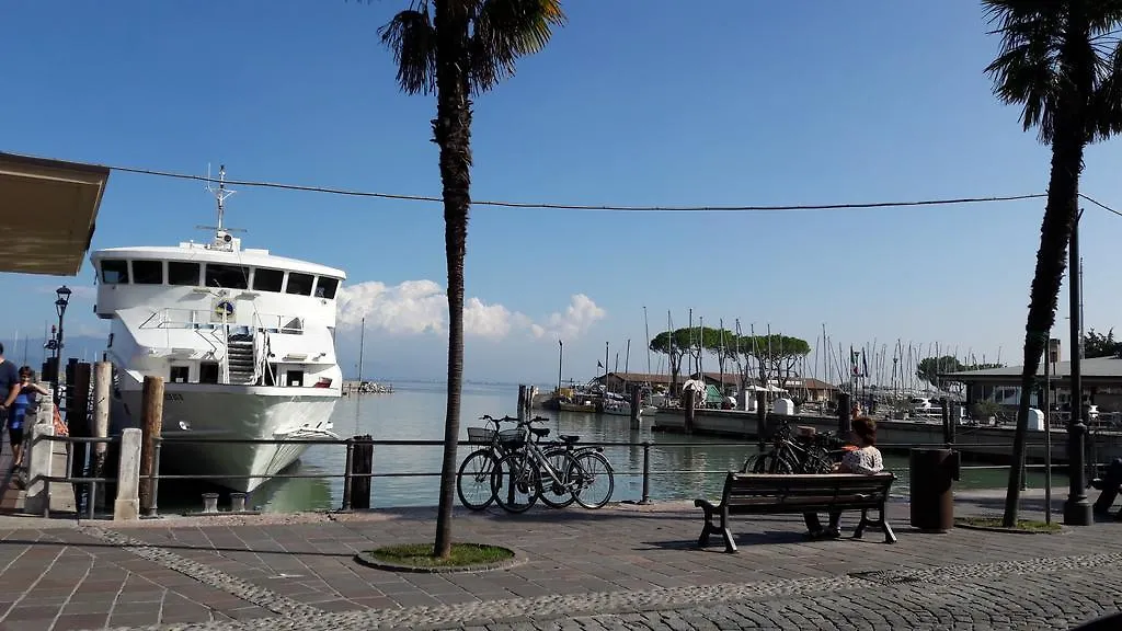 Lägenhet Villaggio Esmera Desenzano del Garda